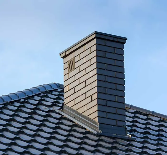 Zinguerie toiture Nantes : pour une toiture étanche et durable 1 Nouvelle Zinguerie sur Cheminée