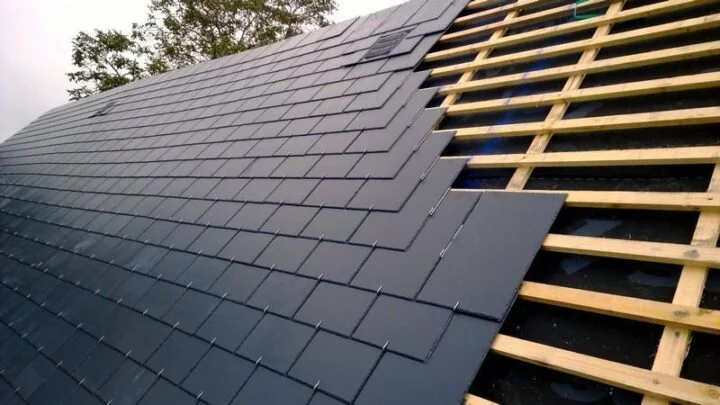 Toiture en cours de rénovation