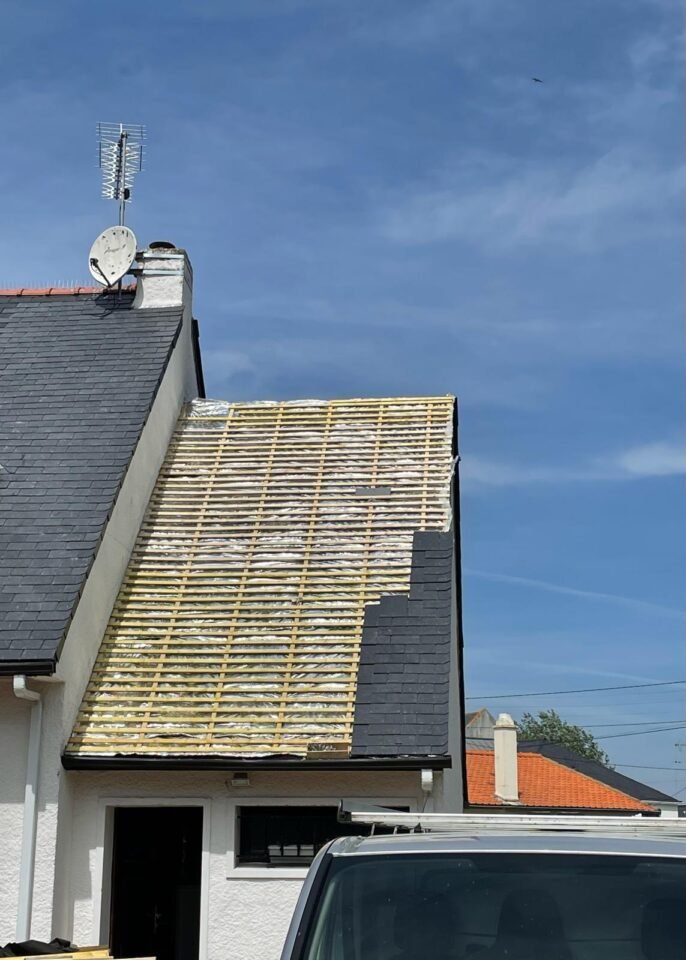 Toiture avec bardage visible