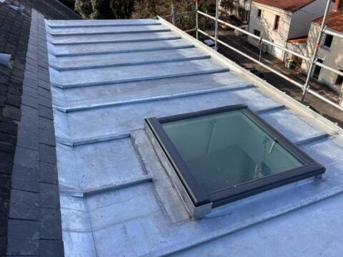 Velux sur toiture en taule